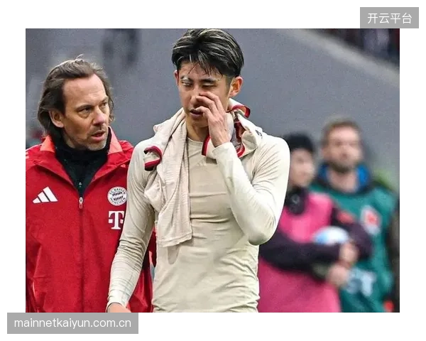 富安健洋与伊藤洋辉在俱乐部均非绝对主力，日本队后防线默契度面临严峻考验。